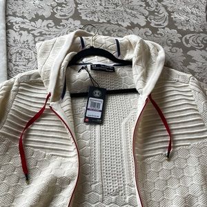 Men’s Under Armour hoodie sweater